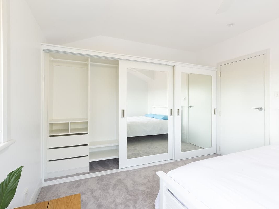 sliding door wardrobe